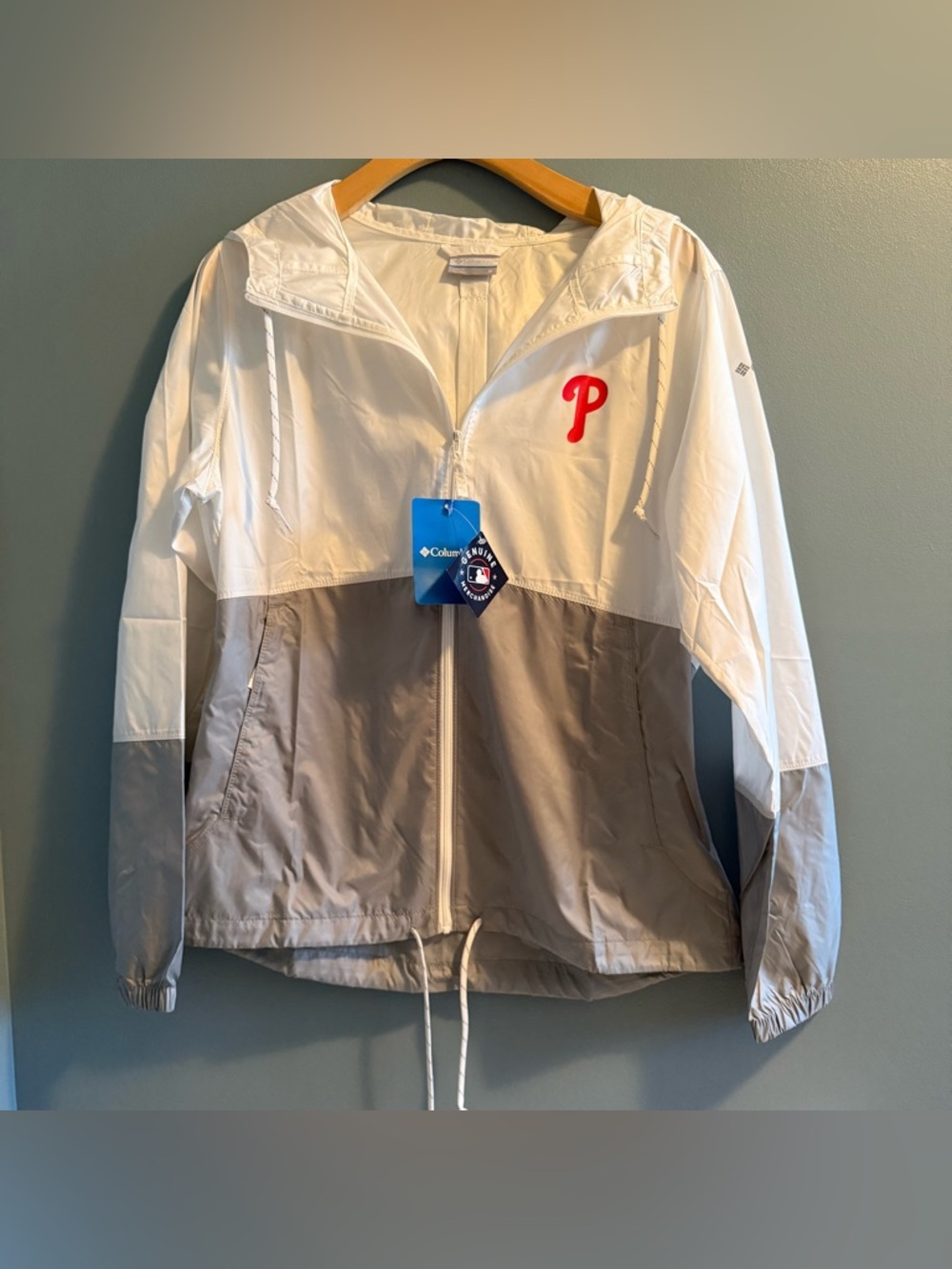 Columbia Women’s Philadelphia Phillies Flash Forward Sea Salt Windbreaker